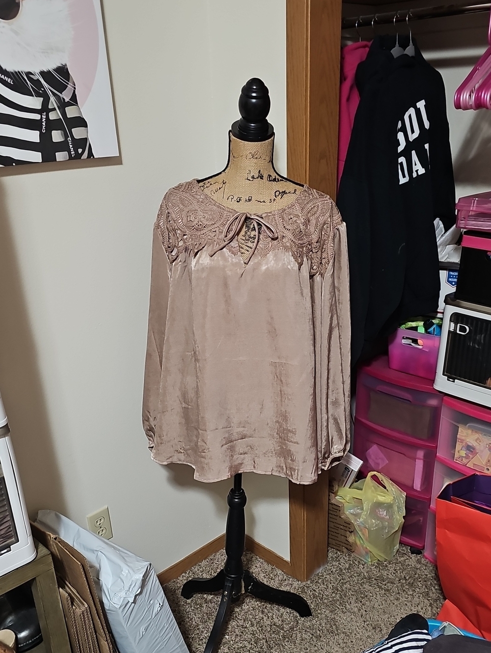 Maurices Tan Blouse with Lace Yoke. NWT 4X